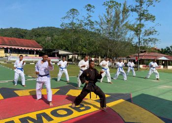 Bekali Kemampuan Perorangan Brimob Kalbar Latihan Beladiri