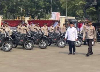 Menhan Prabowo Serahkan 100 Motor Trail Listrik Buatan Dalam Negeri untuk TNI-Polri