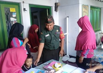 Dukung Program Balita Sehat, Babinsa Koramil Sukorejo Dampingi Kegiatan Posyandu