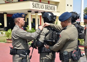 Upacara Pembukaan Latihan Urban Warfare dan VVIP/VIP Protection Satbrimob Polda Kalbar