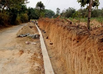 Pembangunan Drainase dan Bahu Lingkungan di Jalan Way Ram Diperbaiki, Warga Setempat Ucapkan Terima Kasih