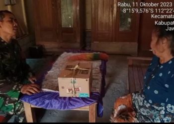 Bantu Warga Kurang Mampu, Anggota Koramil Wates Laksanakan Kegiatan Babinsa Masuk Dapur