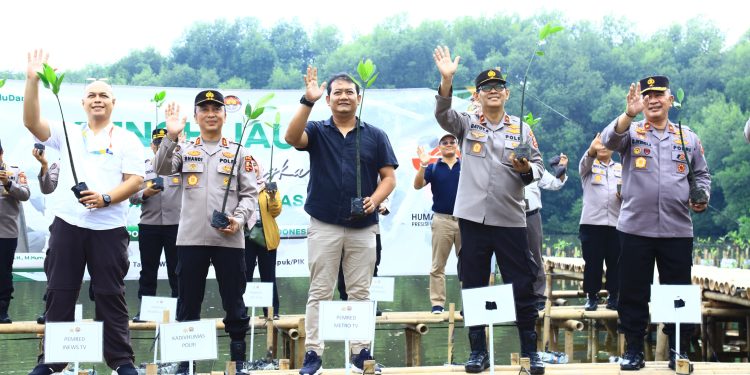 HUT Humas Polri Ke-72 Dirayakan Dengan Gerakan Pelestarian Lingkungan