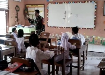 Cegah Bullying, Anggota Koramil Kademangan Laksanakan Kegiatan Babinsa Masuk Sekolah