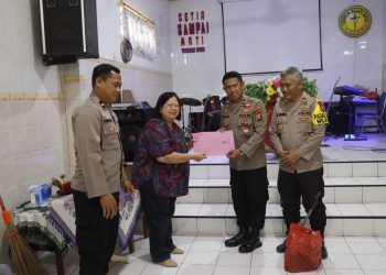 Puluhan Jemaat Umat Kristiani di Kabuh Ikuti Kegiatan Minggu Kasih Polres Jombang.