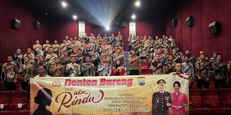 Peringati Hari Kesatuan Gerak Bhayangkari, Polres Jombang Gelar Nobar Film ‘Aku Rindu’