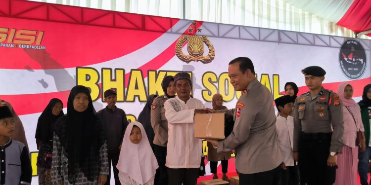 Wujudkan Pemilu Damai, Kaops Nusantara Cooling System Tebar 1.500 Paket Sembako di Tasikmalaya