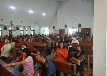 Polres Jombang Beri Imbauan Kamtibmas di Minggu Kasih Gereja Santa Maria