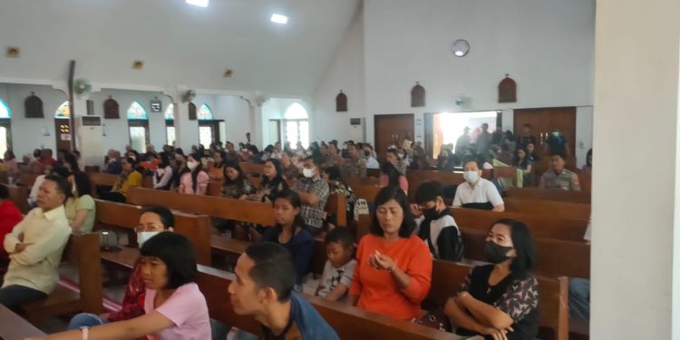 Polres Jombang Beri Imbauan Kamtibmas di Minggu Kasih Gereja Santa Maria