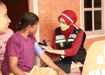 Gelar Bakti Kesehatan, Polres Pacitan Beri Pelayanan Kesehatan Gratis Warga