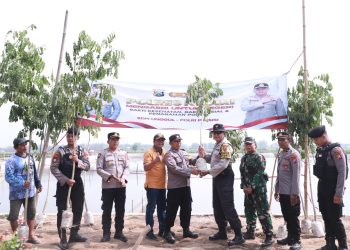 Polres Kediri Gelar Baktikes, Baksos dan Penananam Pohon Upaya Tingkatkan Kesejahteraan Sosial dan Kelestarian Alam