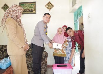 Polres Nganjuk Santuni dan Bantu Memfasilitasi Pengobatan Balita Pembengkakan Jantung