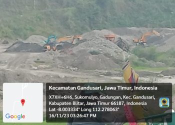 TAMBANG GALIAN C ILLEGAL ” KALI PUTEH GUNUNG GEDANG BLITAR , KEBAL HUKUM,,,, PULUHAN UNIT ALAT BERAT OSCAVATOR BEROPERASI MEMBABI BUTA
