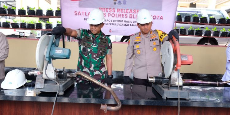Kapolres Blitar Kota Bersama Forkopimda Musnahkan Knalpot Brong Hasil Razia Satlantas Polres Blitar Kota