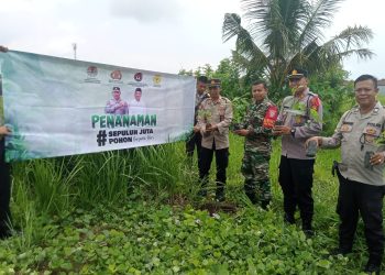 Personil Polsek Tabanan Laksanakan Penanaman 10 Juta Pohon “Bersama Polri”