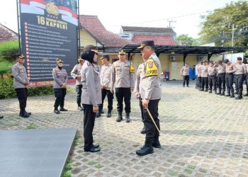 Kapolres Blitar Kota Pimpin Korps Raport Kenaikan Pangkat Pengabdian