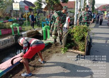 Cegah Terjadinya Banjir, Kodim 0808/Blitar Gelar Karya Bakti Pembersihan Sungai