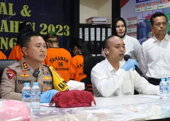 Polres Ketapang Ungkap Kasus Kematian Seorang Anak Disandai, 7 Orang Pelaku Ditetapkan Sebagai Tersangka