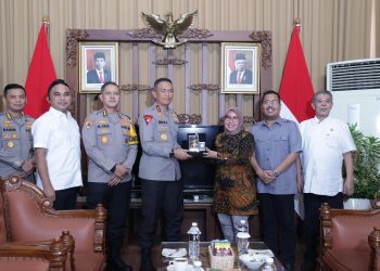 Wujudkan Pemilu Damai Kapolda Jatim Kunjungi Kantor DPRD Jawa Timur