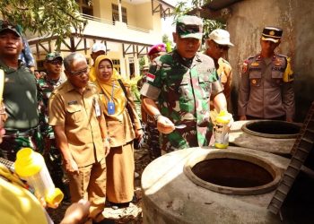 Antisipasi Banjir dan Demam Berdarah, Korem 121/Abw dan Jajaran Gelar Aksi Bersih-bersih Lingkungan Secara Serentak