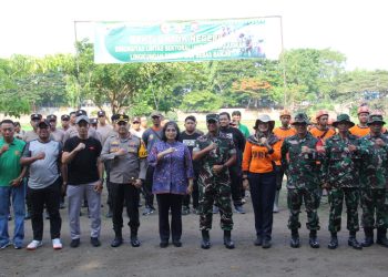 Polres Kediri Kota Ambil Bagian Bakti Untuk Negeri, Wujudkan Lingkungan Bersih Dari Banjir