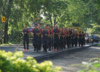 Saat Bertugas Tetap Prima, Brimob Polda Kalbar Laksnakan Pembinaan Fisik Personil