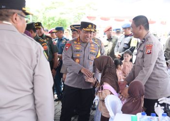 Kapolri dan Panglima TNI Berikan Bantuan Kesehatan Gratis di Maluku
