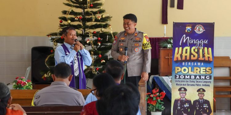 Puluhan Jemaat Gereja Kristen Jawi Wetan Capas Ploso Pasamuan Ikuti Minggu Kasih Polres Jombang