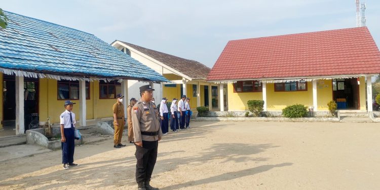 Bhabinkamtibmas Polsek Menggala Paparkan Dampak Bullying di Sekolah dan Cara Mencegahnya