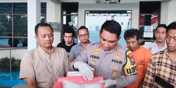 Polres Bangkalan Berhasil Sita 1 Kilogram Sabu dari Seorang Kurir Bermodus Paket Topi