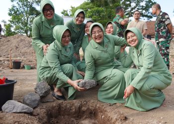 Tertanamnya Sejarah Baru dengan Peletakan Batu Pertama Kartika Bakery oleh Gubernur Akmil