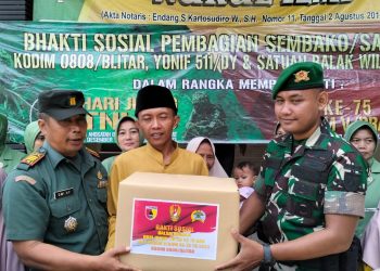 Peringati Hari Juang TNI AD Ke – 78 Dan HUT Ke – 75 Kodam V/Brw Tahun 2023, Kodim 0808/Blitar Gelar Bhakti Sosial Pembagian Sembako / Santunan
