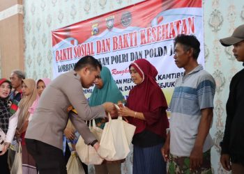 Polres Nganjuk Kembali Gelar Bakti Sosial dan Pengobatan Gratis untuk Warga Kwagean