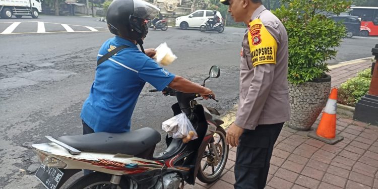 Tingkatkan Pengawasan Waka Polres Tabanan Pantau dan Cek Palaksanakan Strong Poin