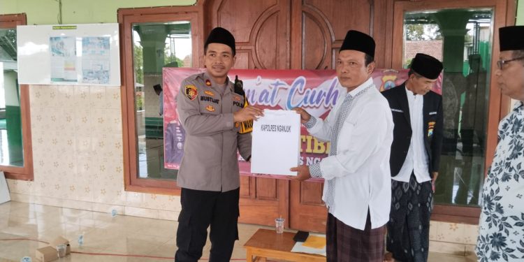 Jum’at Curhat : Polres Nganjuk Ajak Jamaah untuk Ciptakan Pemilu Damai