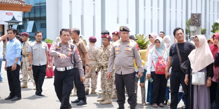 Polres Blitar Kota Amankan Kunjungan Capres Prabowo di Kota Blitar