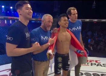 Prajurit Yonarhanud 1/PBC Divif 1 Kostrad Menggemparkan The Octagon MMA Cage Warrior 165 San Diego, USA