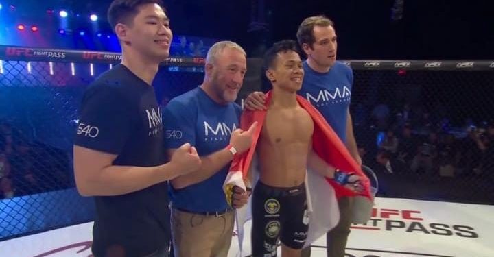 Prajurit Yonarhanud 1/PBC Divif 1 Kostrad Menggemparkan The Octagon MMA Cage Warrior 165 San Diego, USA
