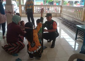 Peduli Kesehatan Anak Di Wilayah Binaannya, Babinsa Koramil Kademangan Dampingi Kegiatan Posyandu Balita