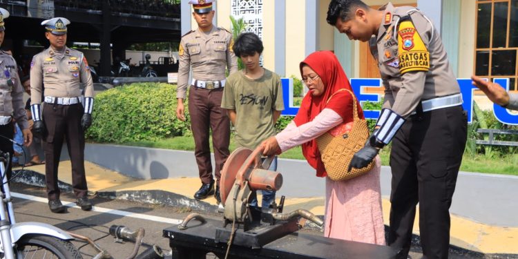 Jelang Nataru Polres Tuban Amankan Ratusan Kendaraan Roda Dua Berknalpot Brong