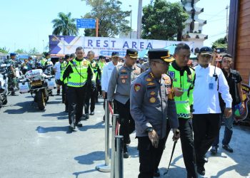 Kapolda Jatim Cek Kesiapan Ops Lilin Semeru dan Jalur Pantura Surabaya – Banyuwangi dengan Patroli Bermotor