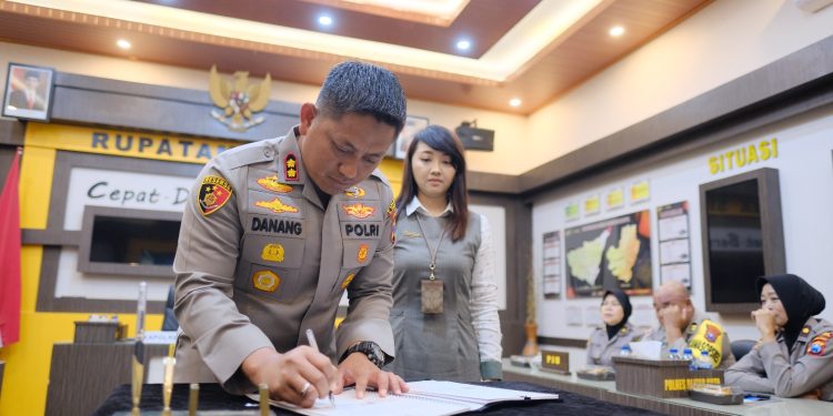 Polres Blitar Kota Tanda Tangan Nota Kesepahaman Bersama/MOU Dengan Perbankan