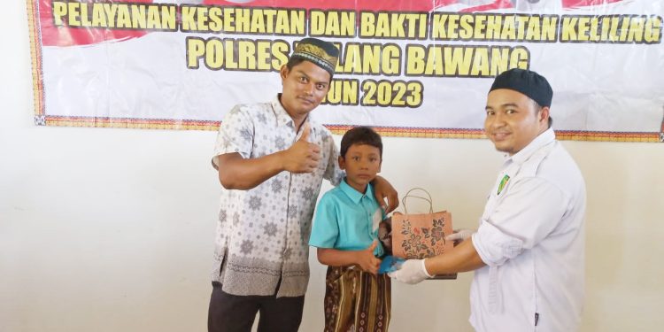 Polres Tulang Bawang Gelar Khitanan Massal Gratis Untuk Puluhan Anak Kurang Mampu
