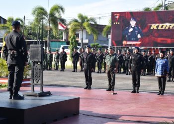 Upacara Peringati Hari Kesadaran Nasional Brimob Kalbar Bersama TNI