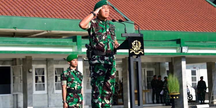 Peringatan Bela Negara Ke-75 Tahun di Akmil di Tandai Dengan Penyerahan Penghargaan