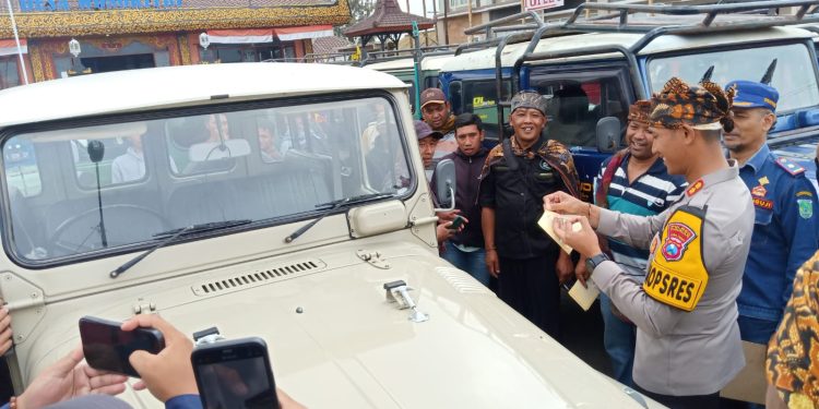 Pastikan Wisatawan Aman, Kapolres Pasuruan Cek 150 Unit Jeep Bromo