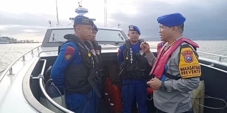 Ditpolairud Polda Jatim Siagakan Kapal Patroli Jamin Keamanan di Selat Bali Selama Nataru