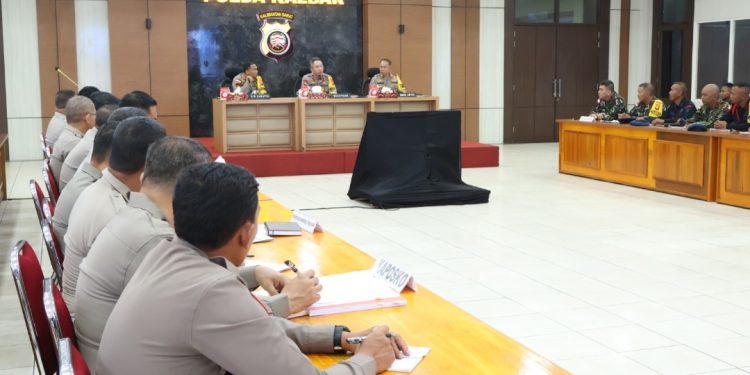 Siap Amankan Perayaan Natal dan Tahun Baru, Polda Kalbar Laksanakan Latpraops Lilin Kapuas 2023