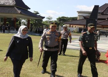 Hadiri Apel Gelar Pasukan Operasi Kepolisian Terpusat “Lilin Semeru 2023”, Ini Pesan Dandim 0808/Blitar