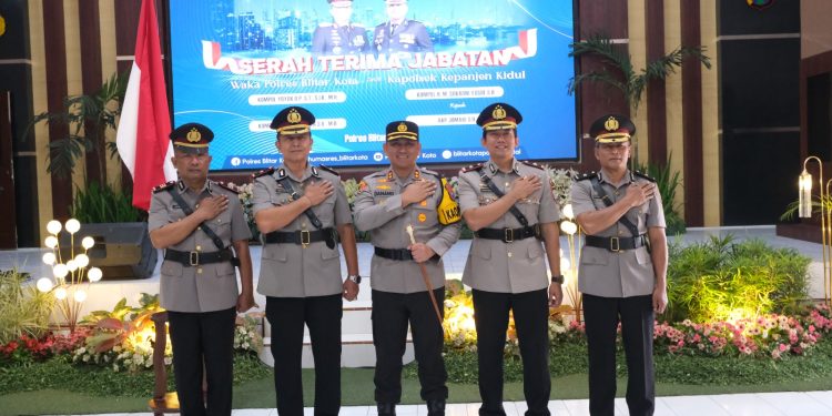 Kapolres Blitar Kota Pimpin Sertijab Wakapolres dan Kapolsek Kepanjenkidul